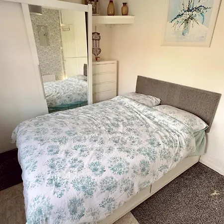 4 Spacious Bedroom House Seacroft With A Drive Villa