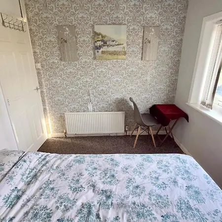 4 Spacious Bedroom House Seacroft With A Drive 빌라