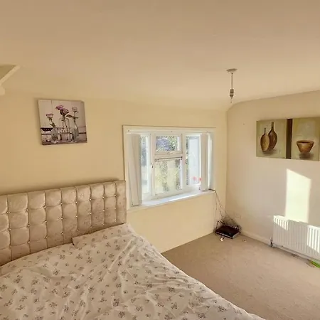4 Spacious Bedroom House Seacroft With A Drive 리즈