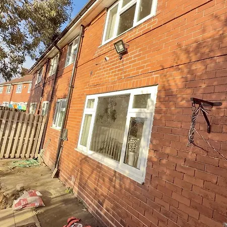 4 Spacious Bedroom House Seacroft With A Drive * 리즈