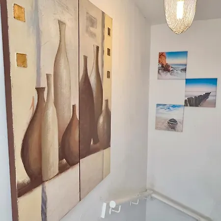 Villa 4 Spacious Bedroom House Seacroft With A Drive