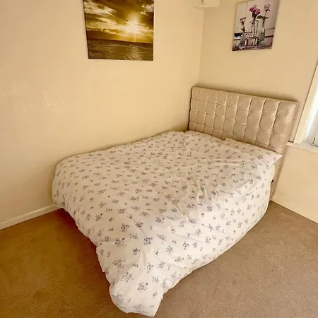 4 Spacious Bedroom House Seacroft With A Drive Villa *