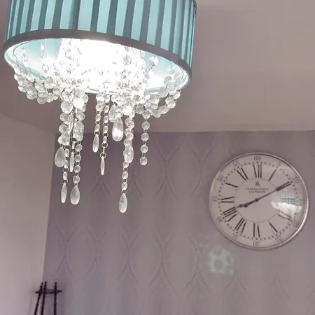 4 Spacious Bedroom House Seacroft With A Drive 리즈