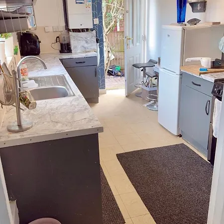 4 Spacious Bedroom House Seacroft With A Drive فيلة