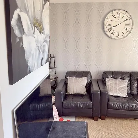 Villa 4 Spacious Bedroom House Seacroft With A Drive *